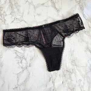 Victoria's Secret Very Sexy Rose And Bows Thong String NWT Black Lace Size S M